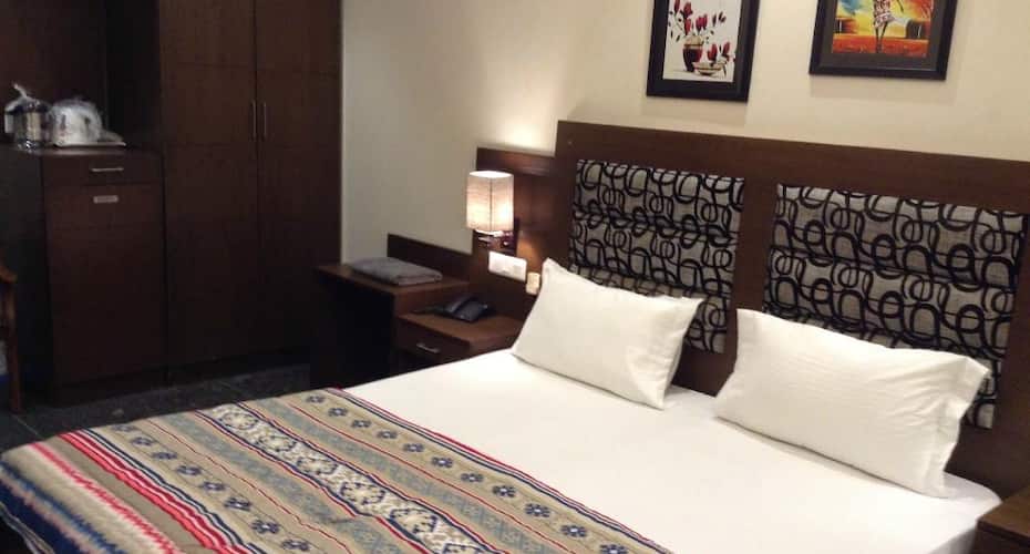 TG Rooms Airport Zone 1, New Delhi 1